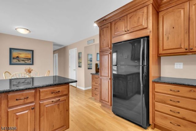 31 Weir Pl, Ringwood Boro, NJ 07456