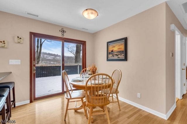 31 Weir Pl, Ringwood Boro, NJ 07456