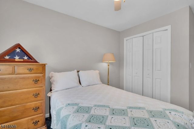 31 Weir Pl, Ringwood Boro, NJ 07456