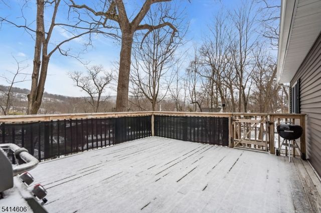 31 Weir Pl, Ringwood Boro, NJ 07456