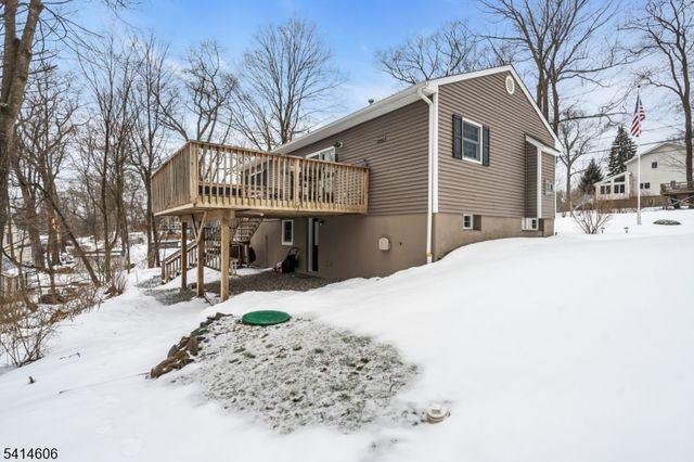 31 Weir Pl, Ringwood Boro, NJ 07456