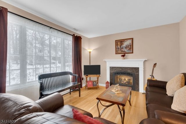 31 Weir Pl, Ringwood Boro, NJ 07456