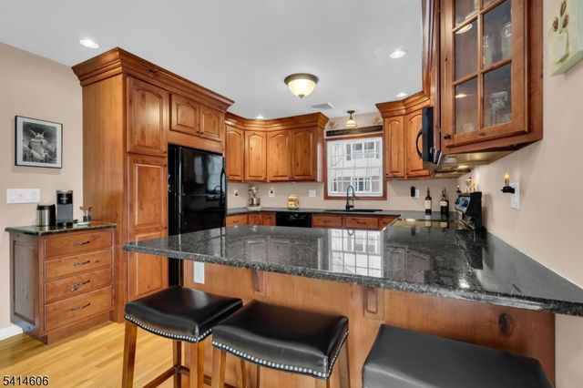 31 Weir Pl, Ringwood Boro, NJ 07456