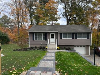 31 Weir Pl, Ringwood Boro, NJ 07456