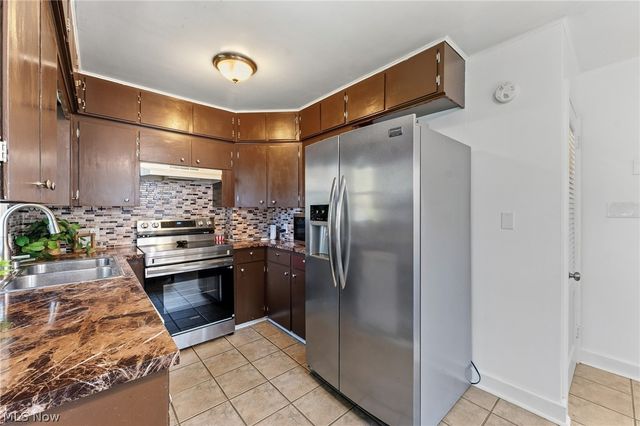 252 Parkgate Avenue, Austintown, OH 44515