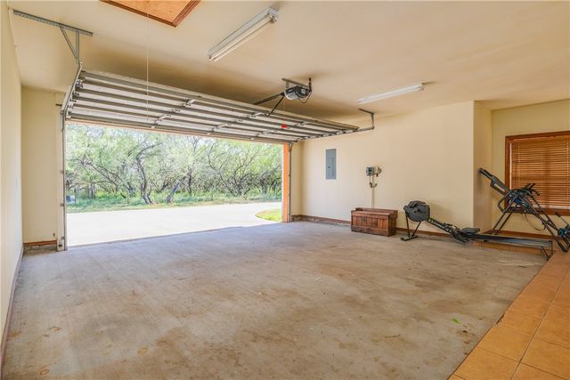 738 County Road 137 St, Alice, TX 78332