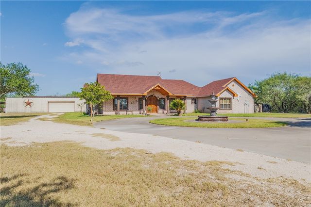 738 County Road 137 St, Alice, TX 78332