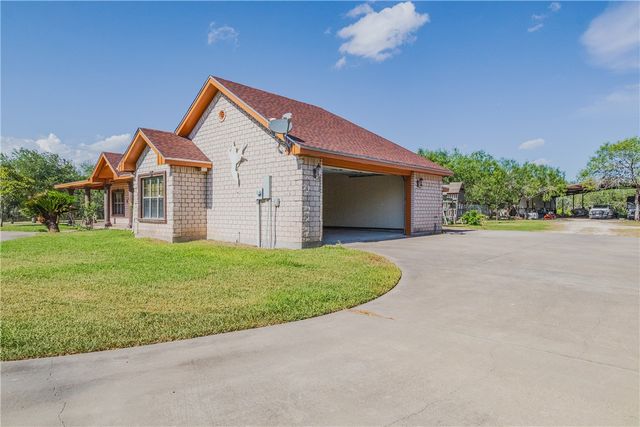 738 County Road 137 St, Alice, TX 78332