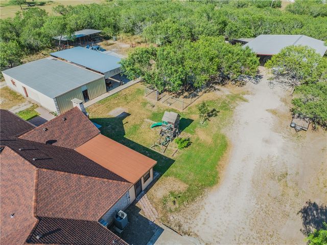 738 County Road 137 St, Alice, TX 78332