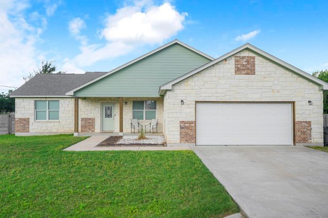 125 Naalehu CT, Bastrop, TX 78602