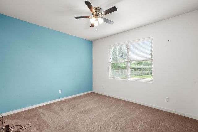 125 Naalehu CT, Bastrop, TX 78602