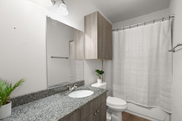 125 Naalehu CT, Bastrop, TX 78602