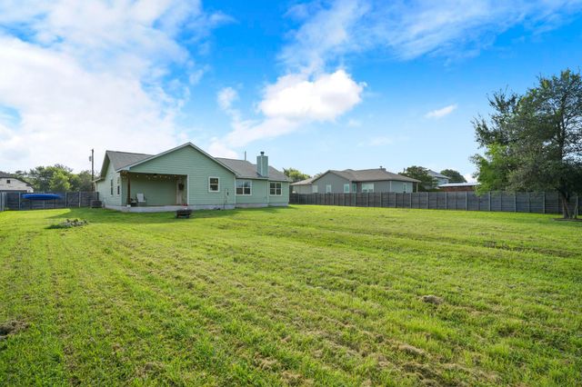 125 Naalehu CT, Bastrop, TX 78602