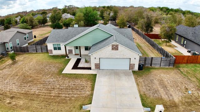 125 Naalehu CT, Bastrop, TX 78602