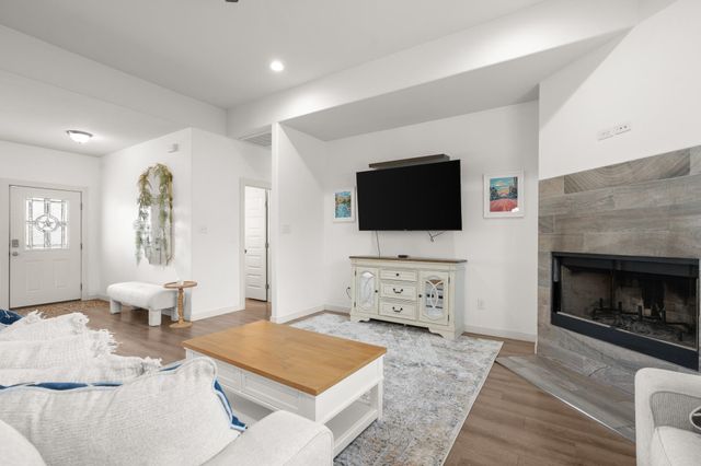 125 Naalehu CT, Bastrop, TX 78602