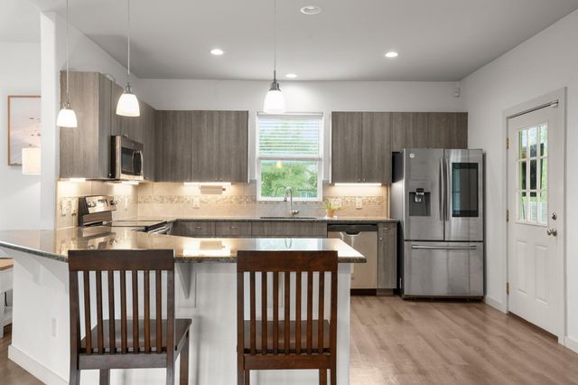 125 Naalehu CT, Bastrop, TX 78602