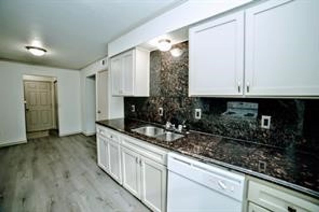 2206 Statler Drive, Carrollton, TX 75007