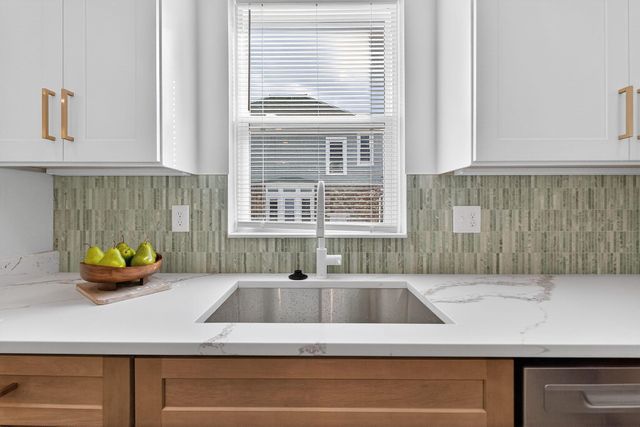 957 Linwood Avenue, Columbus, OH 43206