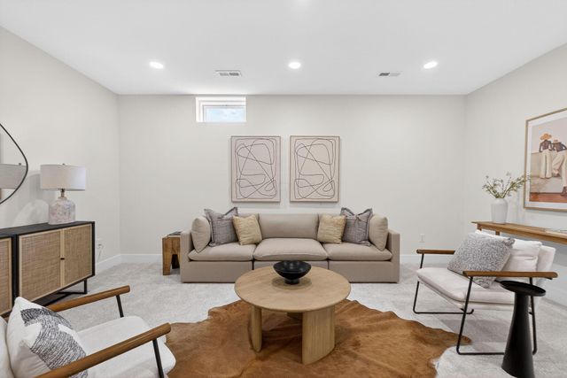 957 Linwood Avenue, Columbus, OH 43206