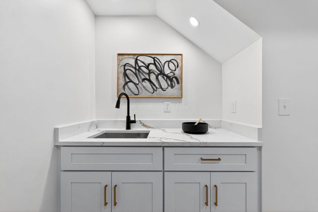 957 Linwood Avenue, Columbus, OH 43206