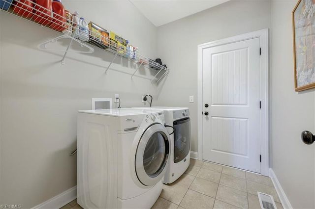 37 Wexford Circle, Thomasville, NC 27360
