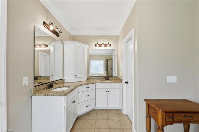 37 Wexford Circle, Thomasville, NC 27360