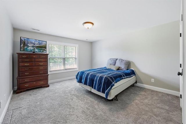 37 Wexford Circle, Thomasville, NC 27360