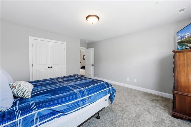 37 Wexford Circle, Thomasville, NC 27360