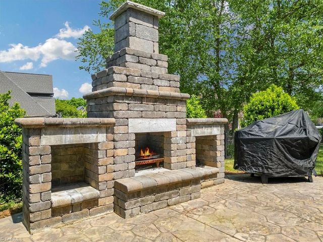 37 Wexford Circle, Thomasville, NC 27360