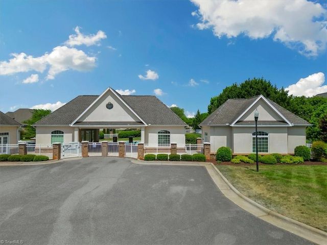 37 Wexford Circle, Thomasville, NC 27360