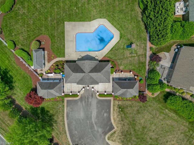 37 Wexford Circle, Thomasville, NC 27360