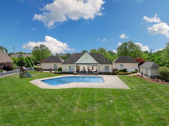 37 Wexford Circle, Thomasville, NC 27360