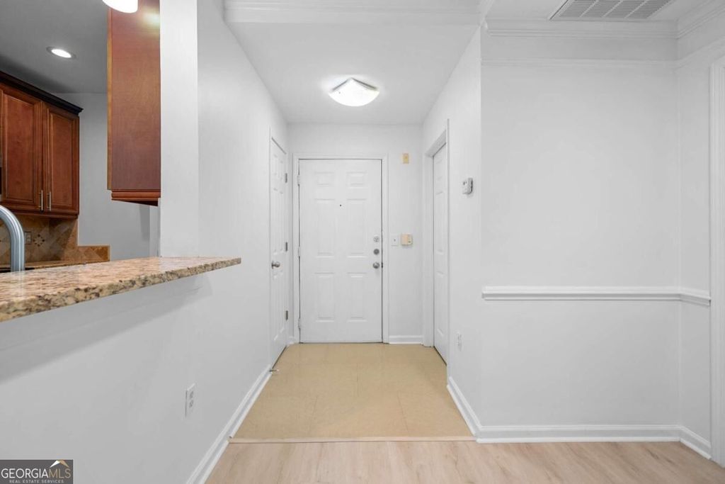 2700 Pine Tree Road NE 2104, Atlanta, GA 30324 — photo 5