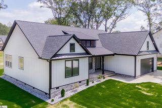 48 Simmons Street, Wellford, SC 29385