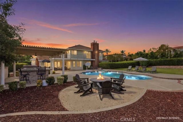 1956 Middle Creek, Riverside, CA 92506