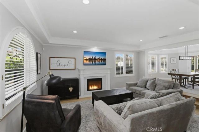 1956 Middle Creek, Riverside, CA 92506