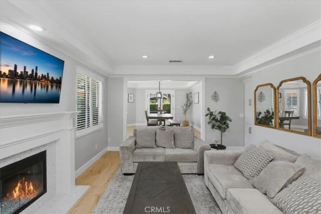 1956 Middle Creek, Riverside, CA 92506