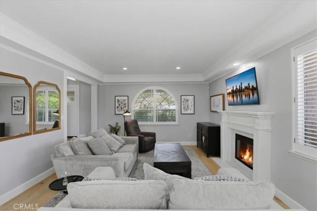 1956 Middle Creek, Riverside, CA 92506