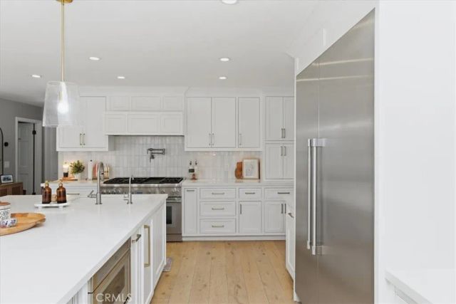 1956 Middle Creek, Riverside, CA 92506