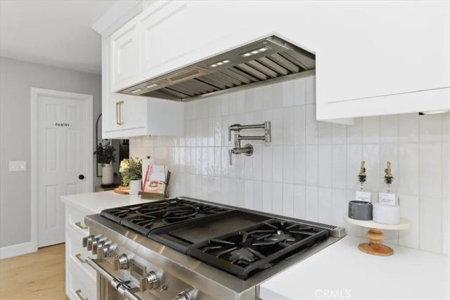 1956 Middle Creek, Riverside, CA 92506