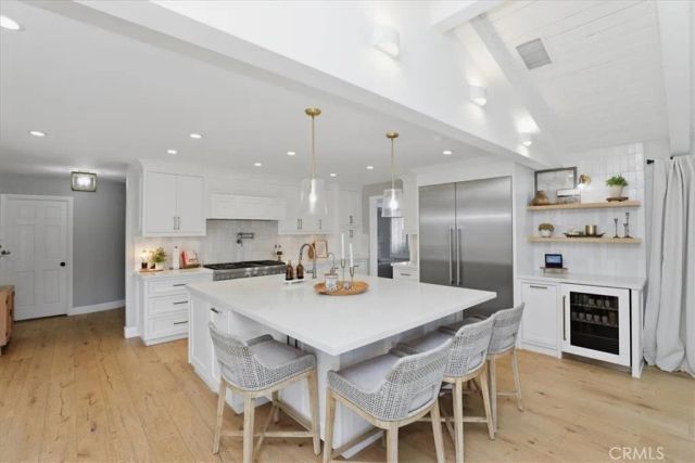 1956 Middle Creek, Riverside, CA 92506