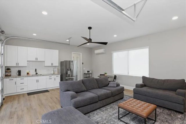 1956 Middle Creek, Riverside, CA 92506