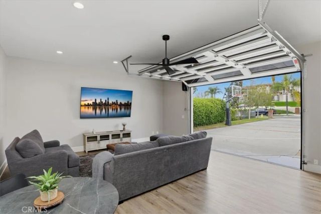 1956 Middle Creek, Riverside, CA 92506