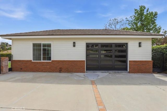 1956 Middle Creek, Riverside, CA 92506