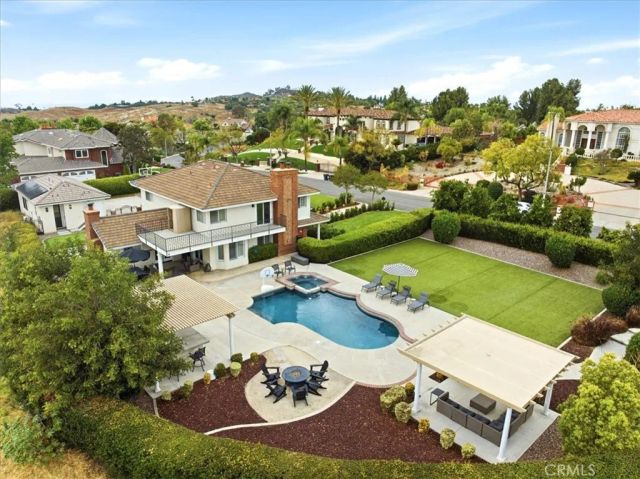 1956 Middle Creek, Riverside, CA 92506