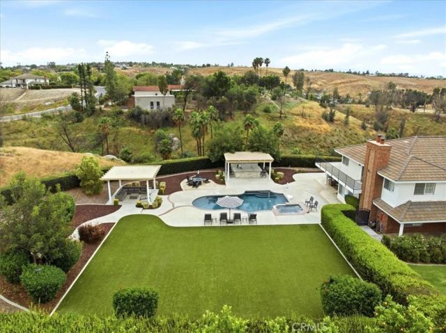 1956 Middle Creek, Riverside, CA 92506