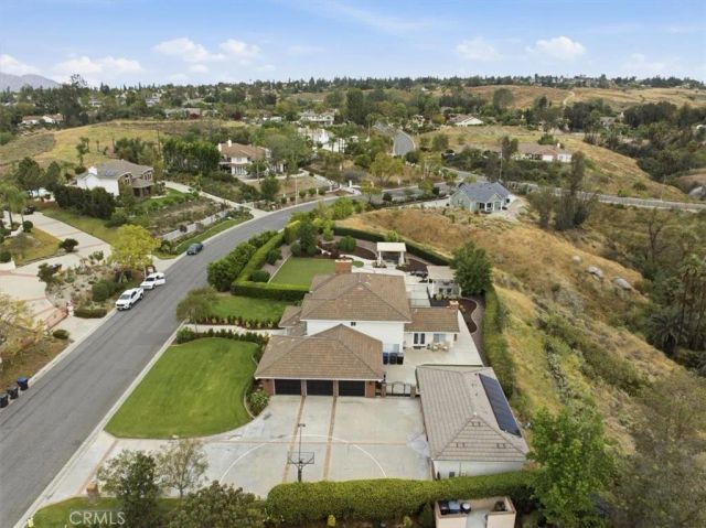 1956 Middle Creek, Riverside, CA 92506