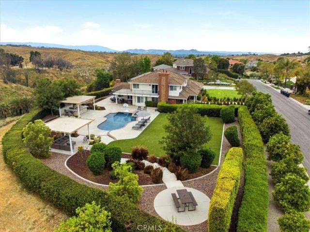 1956 Middle Creek, Riverside, CA 92506