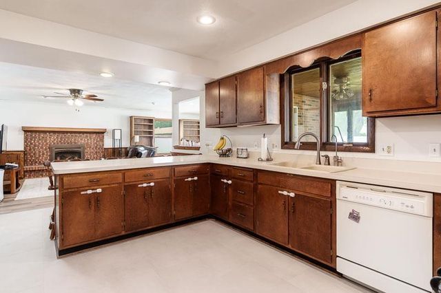 1913 Black Bridge Road, Janesville, WI 53545