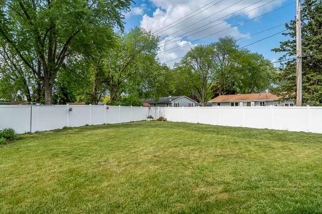1913 Black Bridge Road, Janesville, WI 53545
